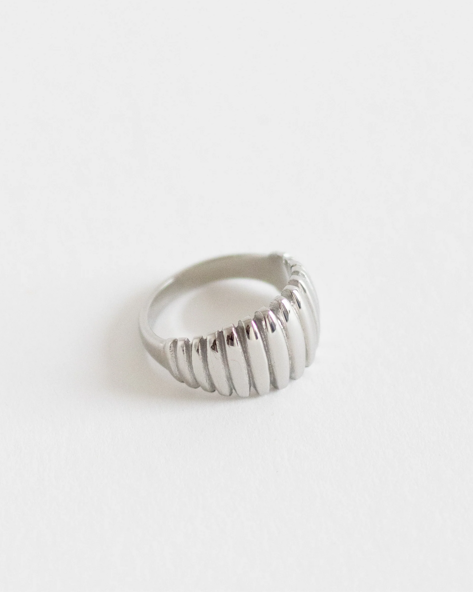 BÉLJOY Textured Statement Ring